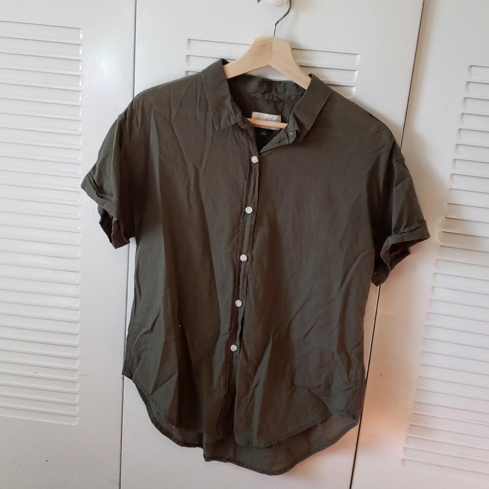 Universal Thread Button Up